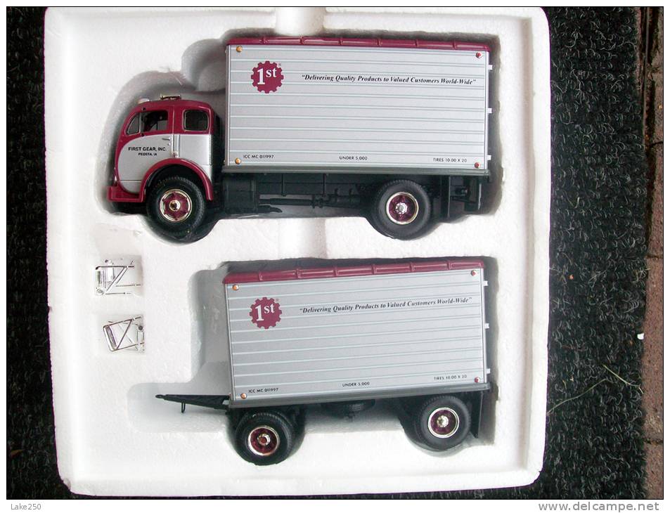 FIRST GEAR -VOLVO WHITE 3000 FREIGHT TRUCK   Scala 1/34 - Camions, Bus Et Construction