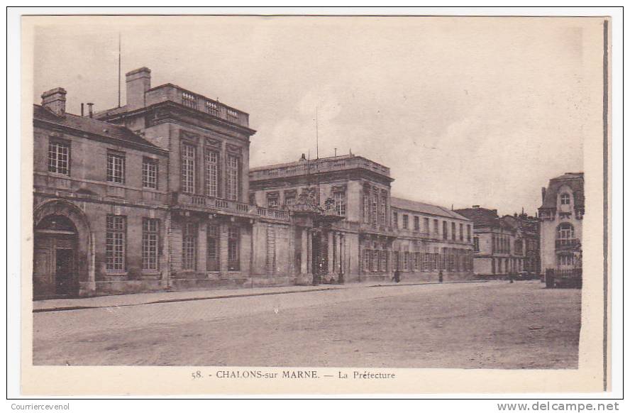 CPSM - CHALONS-SUR-MARNE (Marne) - La Préfecture - Châlons-sur-Marne