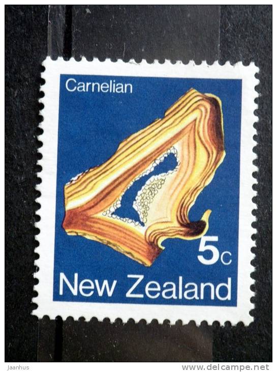 New Zealand - 1982 - Mi.nr.859 A - Used - Minerals - Carnelian - Definitives - Used Stamps