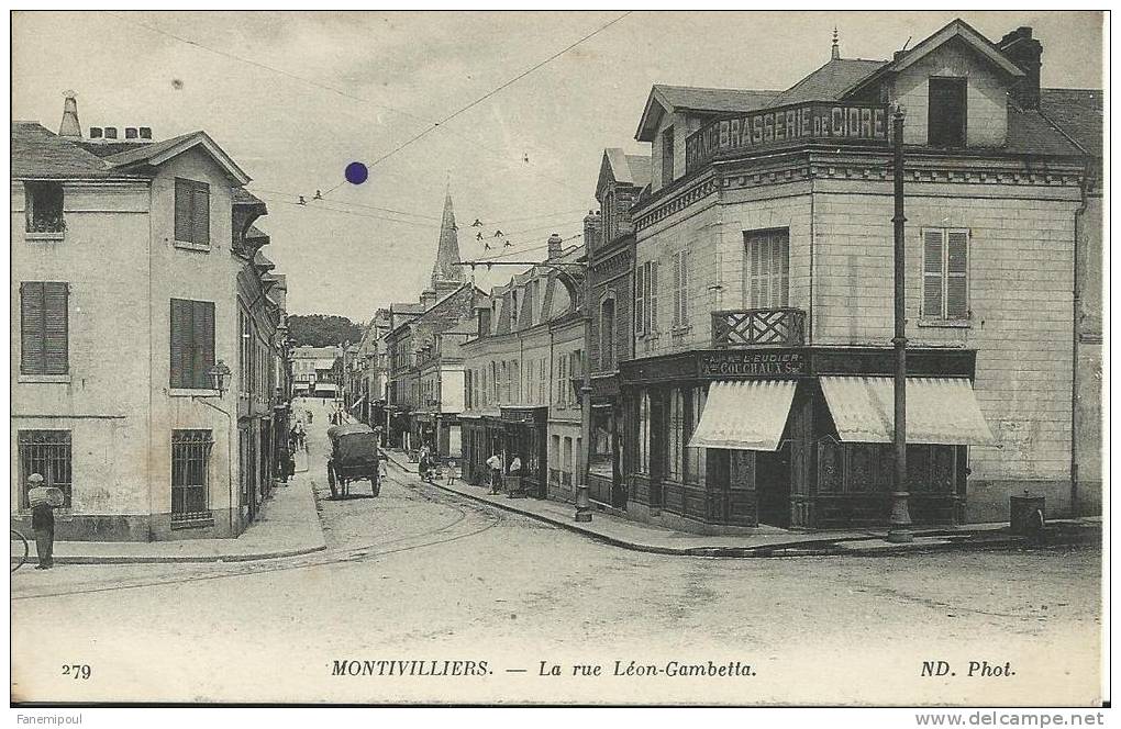 MONTIVILLIERS.  La Rue Léon-Gambetta - Montivilliers