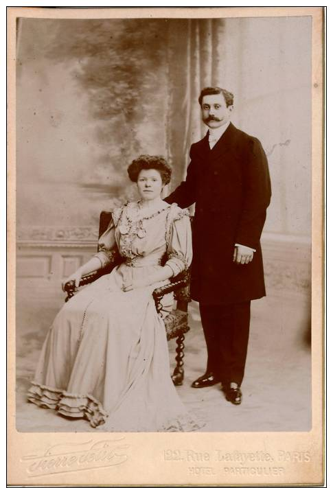 Belle Photographie Ancienne Encollée Sur Carton : Couple ,format Cabinet Année 1906, Pierre Petit , Paris - Anonymous Persons