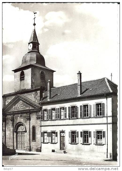 57 - Moselle - WELFERDING - L'eglise Et La Maison Des Soeurs - Dentelée -  Format   10,5  X  15 - Volmunster