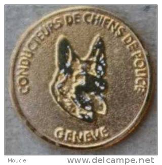 CONDUCTEURS DE CHIENS DE POLICE - BERGER ALLEMAND - DORE - GENEVE - DOG - POLIZEI - SUISSE - HUNDE - Police