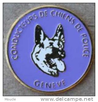 CONDUCTEURS DE CHIENS DE POLICE - BERGER ALLEMAND - VIOLET - GENEVE - DOG - SUISSE - POLIZEI - DOG - HUNDE - (22) - Police