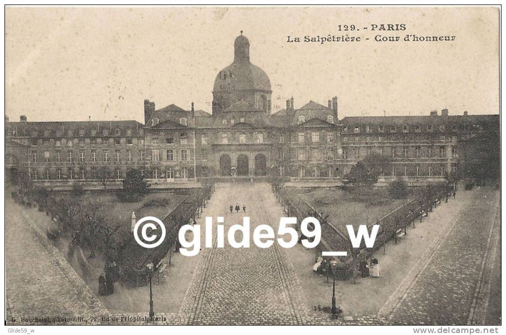 PARIS - La Salpétrière - Cour D'honneur (animée) - N° 129 - Gezondheid, Ziekenhuizen