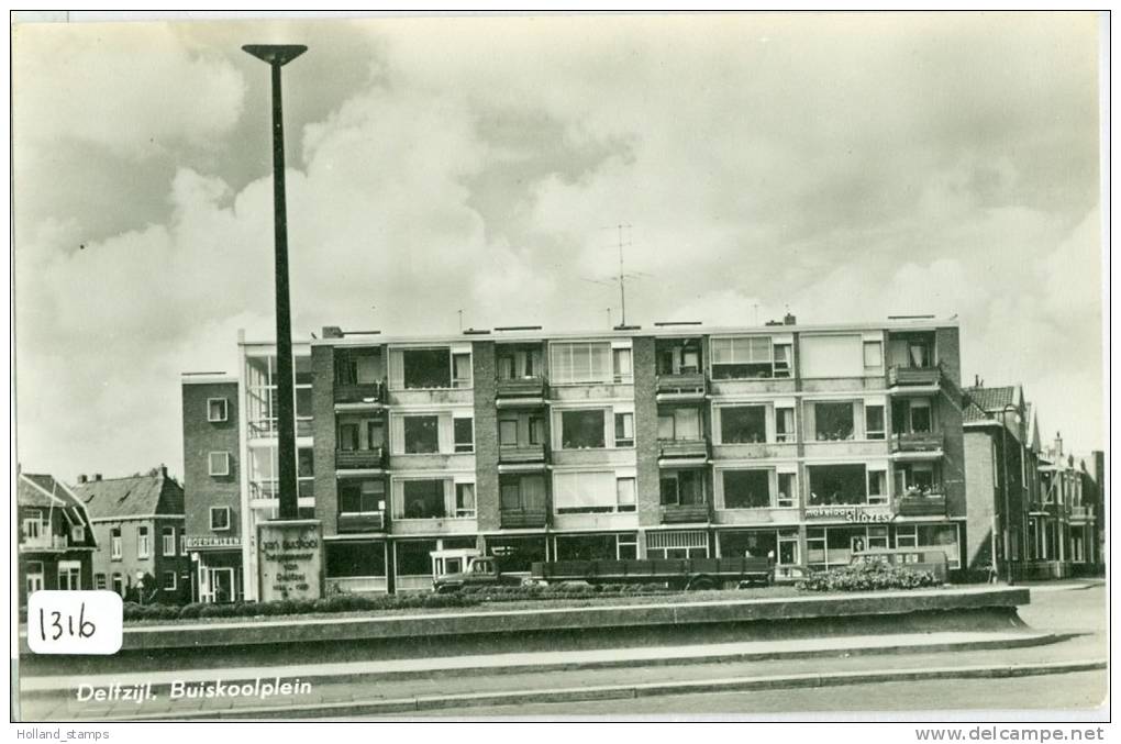 DELFZIJL * BUISKOOLPLEIN  (1316)  ANSICHTKAART - Delfzijl