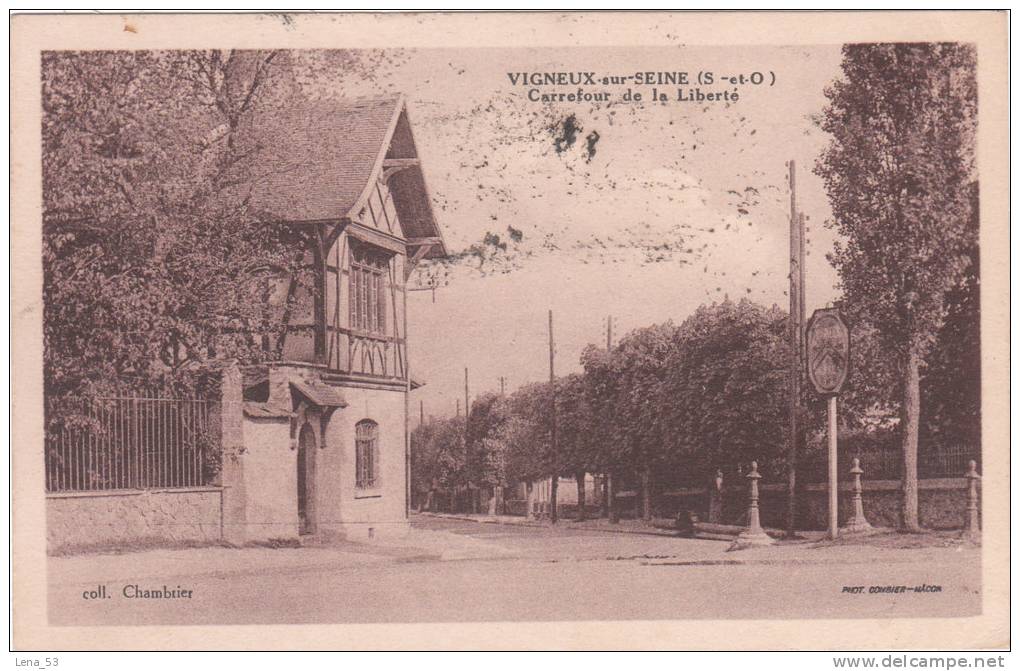 VIGNEUX-SUR-SEINE  -  Carrefour De La Liberté - Vigneux Sur Seine