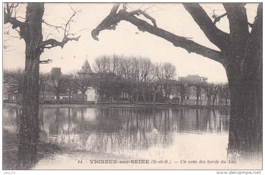 11  - VIGNEUX-SUR-SEINE  -  Un Coin Des Bords Du Lac - Vigneux Sur Seine