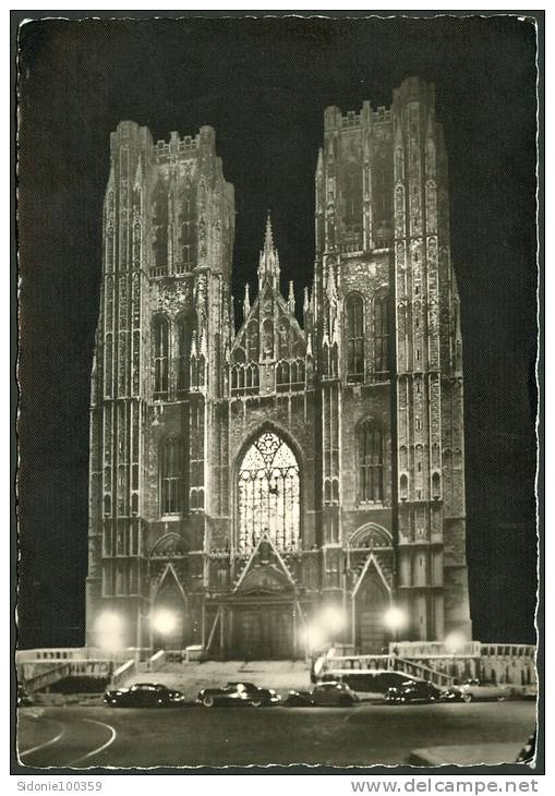 Belgique  CP Bruxelles - Brussel  : Illumination De Bruxelles  7 Collégiale SS. Michel Et Gudule - Brüssel Bei Nacht