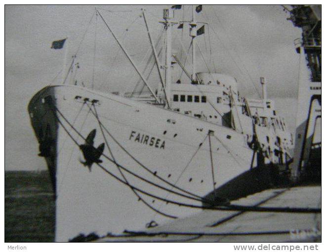 Cuxhaven Dampfer Steamer  FAIRSEA - Embarking   D81537 - Cuxhaven