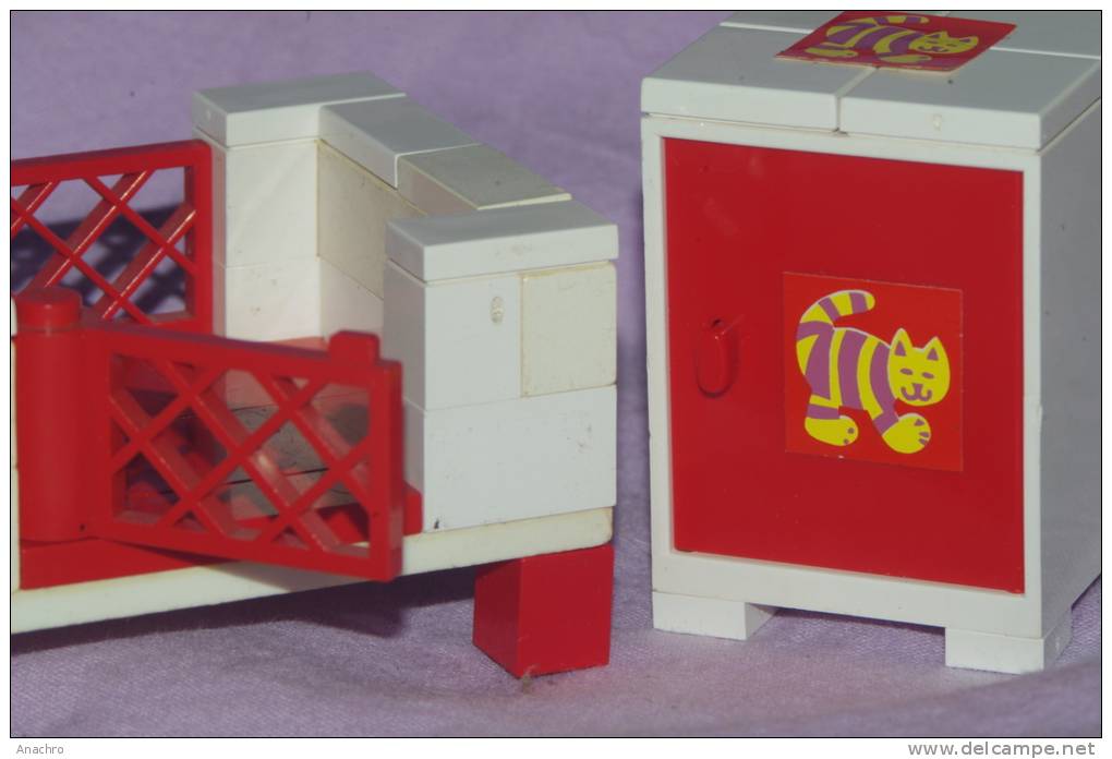 LEGO CHAMBRE D' Enfant BEBE Lit à Barreau + Table De Chevet  Autocollant Chat - Figuren