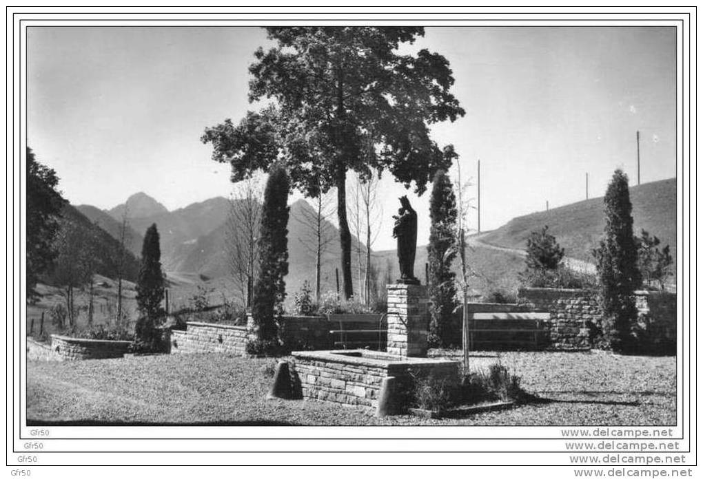 CPSM    CHARTREUSE  DE LA  VALSAINTE  EN GRUYERE  (Suisse)   FONTAINE  DE LA VIERGE. - Vals