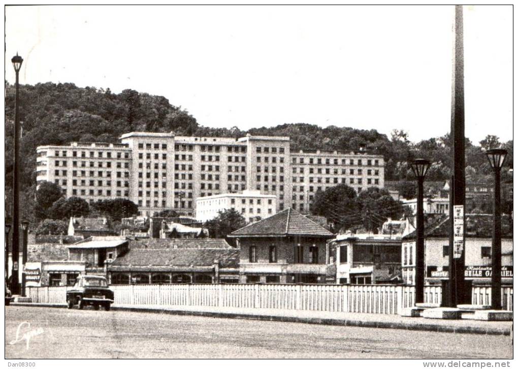 92 SURESNES L'HOPITAL FOCH DEPUIS LE PONT DE SURESNES CPM CIRCULEE 1966 - Suresnes