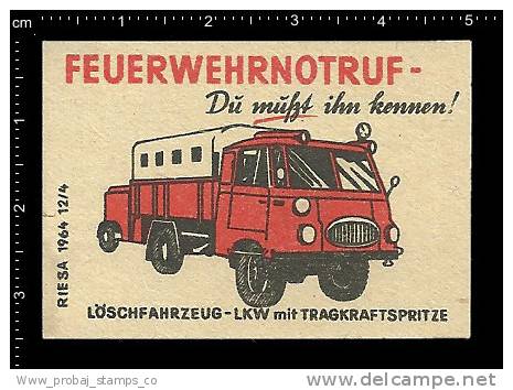 Poster Stamp German Matchbox Label-fire Engine Firefighting Fireman Fire Truck Firefighter Feuerwe Hrauto,Feuerwehrmann - Boites D'allumettes - Etiquettes