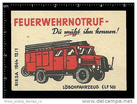 Poster Stamp German Matchbox Label-fire Engine Firefighting Fireman Fire Truck Firefighter Feuerwe Hrauto,Feuerwehrmann - Boites D'allumettes - Etiquettes