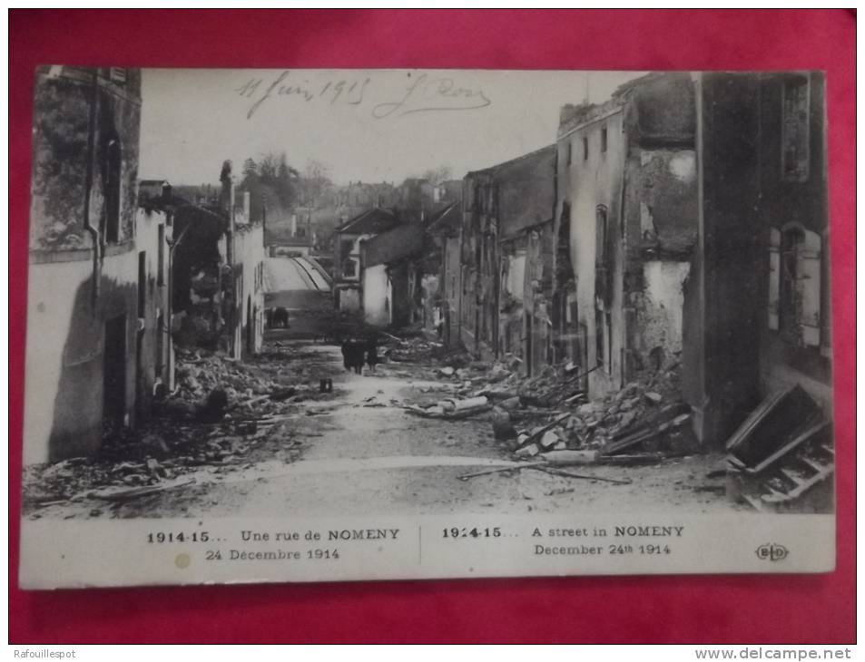 Cp  Nomeny Une Rue Guerre 1914-15 - Nomeny