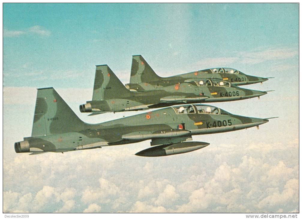 B71405 Drie Northrop NF-5B Tweezitters Van Onze Koninklijke Luchtmacht    Plane Plan   2 Scans - 1946-....: Moderne