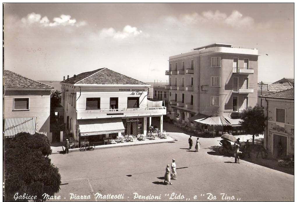 Gabicce Mare Piazza Matteotti Pensioni Lido E Da Tino - Pesaro