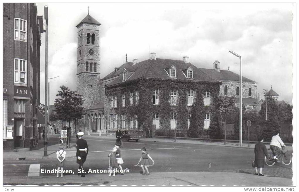 Eindhoven: St. Antoniuskerk - Eindhoven