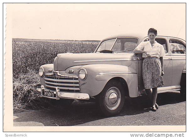 21018- 6 Photos Originales  6x9cm Femme Sans Doute Belge Belgique Vers 1950 -vieille Voiture - Automobiles