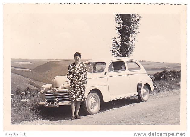 21018- 6 Photos Originales  6x9cm Femme Sans Doute Belge Belgique Vers 1950 -vieille Voiture - Automobiles