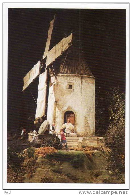 CRECHE - La Petite Provence Du Paradou - Santons Dans Un Village Miniature- Moulin Et Meunier(48622) - Autres & Non Classés