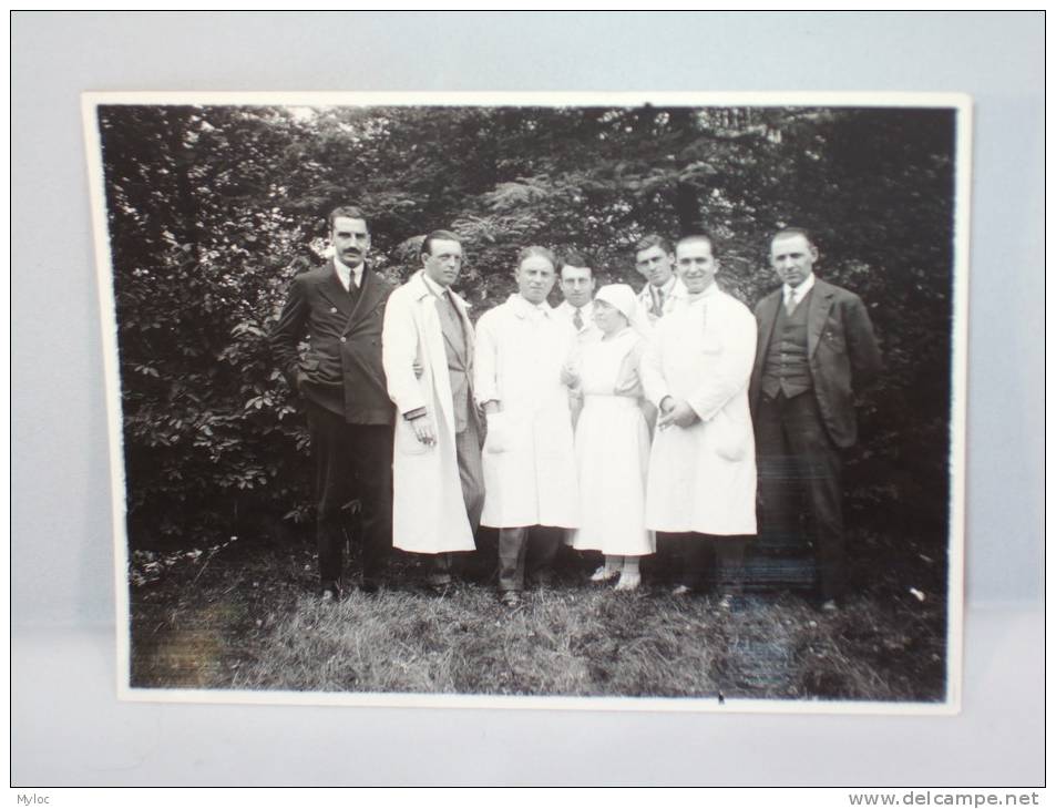 Photo. Foto. Equipe De Medecins Et Infirmières. 115 X 85 Mm - Anonyme Personen