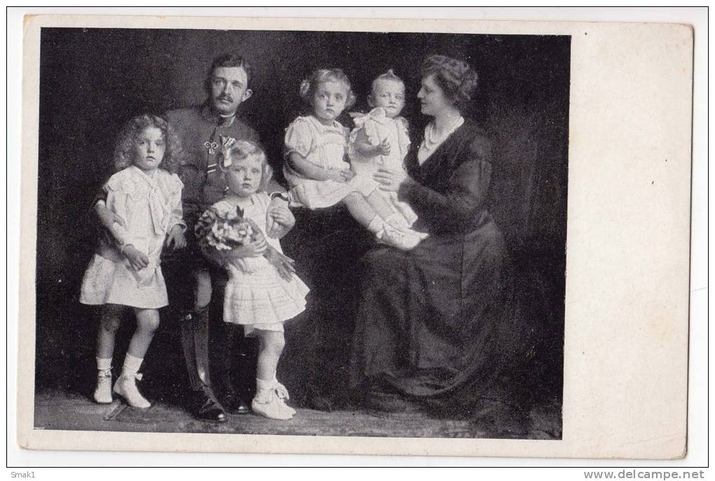 ROYAL FAMILIES EMPEROR KARL I. AND EMPRESS ZITA WITH CHILDREN OLD POSTCARD - Royal Families