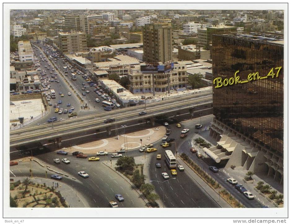 {64761} Arabie Saoudite Aerial View Of Jeddah ; Vue Aérienne De Jeddah  Vue Aérienne De Jeddah ; Bus Voitures - Saudi Arabia