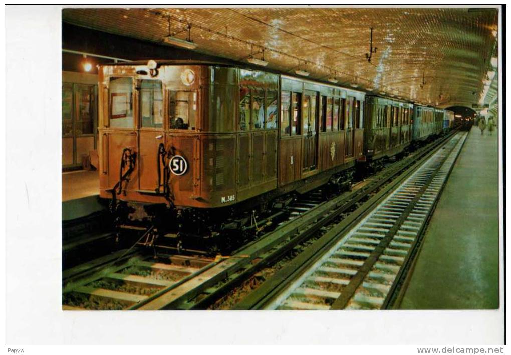 METRO DE PARIS - Matériel Historique Présenté Porte Maillot En 1975 - Motrice Thomson Double - Motrice 500 - - Métro