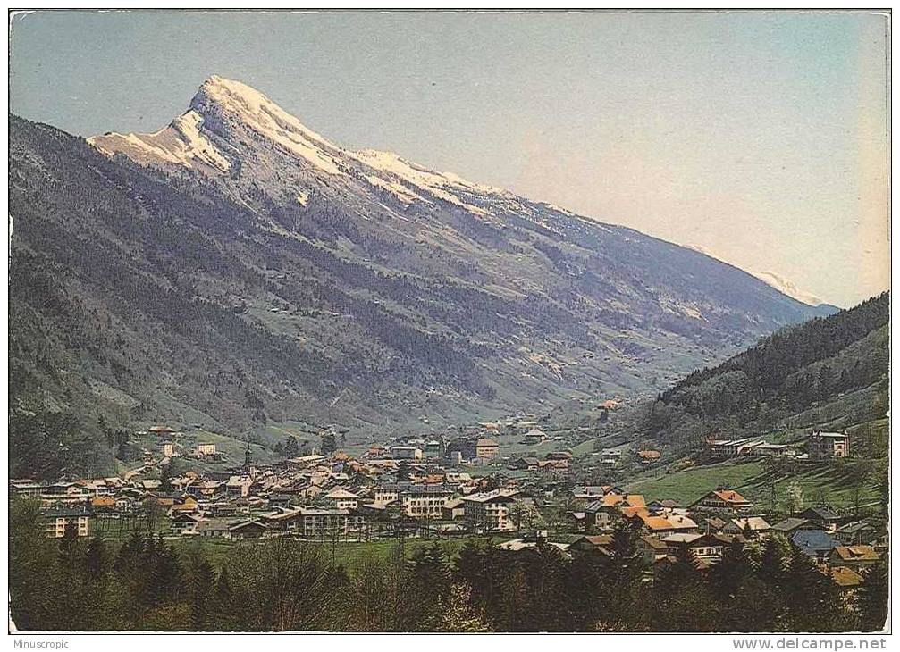 CPM 74 - Thônes - Vue Générale Et Le Mont Lachat - Thônes