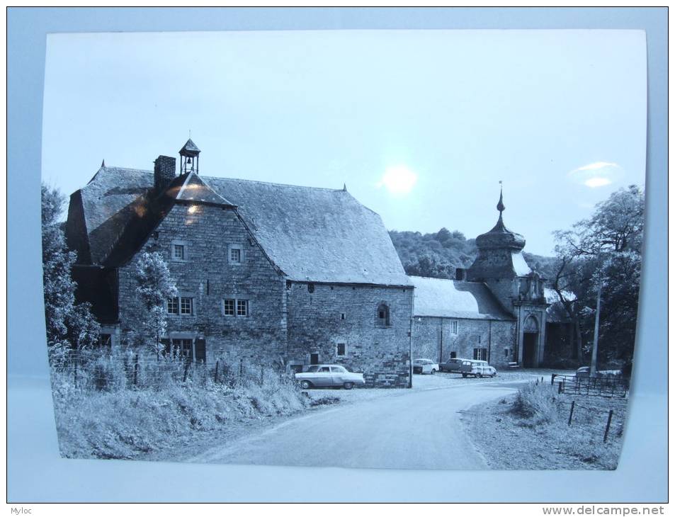 Faulx. Province De Namur. Ferme Abbatiale De L'Abbaye De Grand Pré. Vintage Cars. 240 X 183 Mm. - Lieux