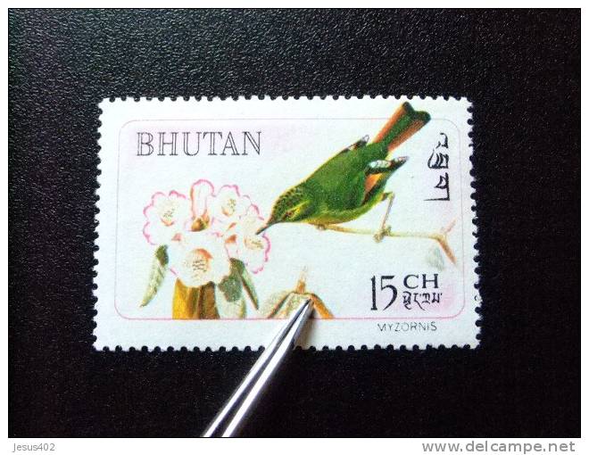 BHUTAN año 1966 Yvert nº 63 / 66 ** MAMIFEROS  + Yvert nº 198 / 202 ** PAJAROS