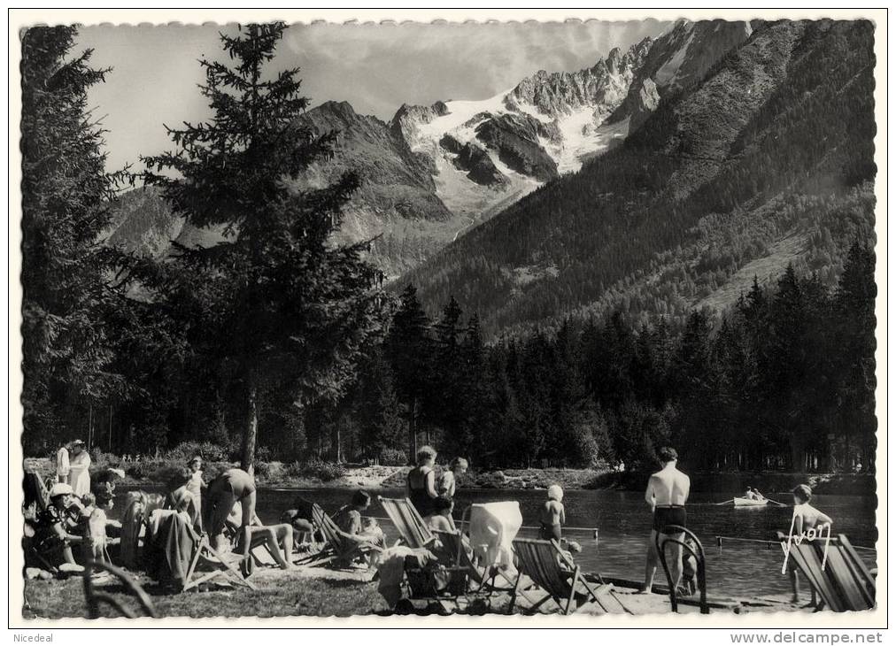 CPSM Photo N&B 74400 CHAMONIX Haute Savoie 74 La Plage Lac Du Bouchet Aiguille Dru Baigneurs Animée Animation Yvon TBE - Chamonix-Mont-Blanc