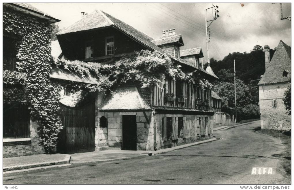 ACQUIGNY - Le Vieux Logis - Acquigny