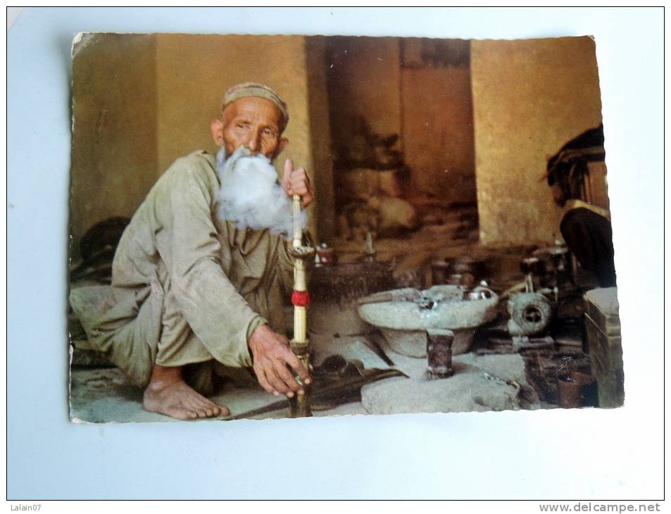 Carte Postale Ancienne : AFGHANISTAN : Afghan Fumant - Afganistán