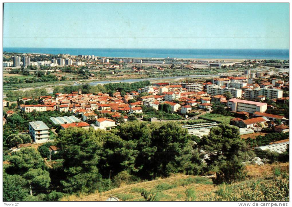 CPM    SAINT LAURENT DU VAR    Le Vieux Village Et L'aéroport - Saint-Laurent-du-Var