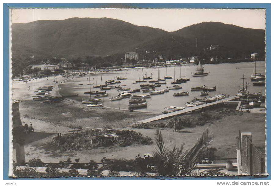 83 - CAVALAIRE -- Le Port Et La Plage - 1957 - Cavalaire-sur-Mer