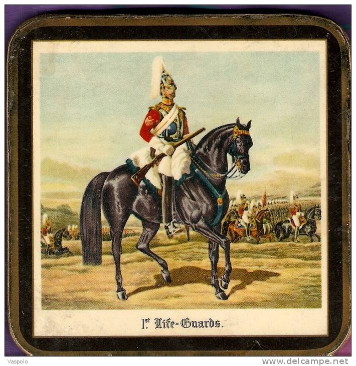 4 VINTAGE BEER MATS:COASTERS:ARMY+S OLDIERS-T HE ARTILLERY COMPANY;THE GRENADIER GUARDS;ROYAL ARTILLERY;1st. LIFE-GUARDS - Sous-bocks