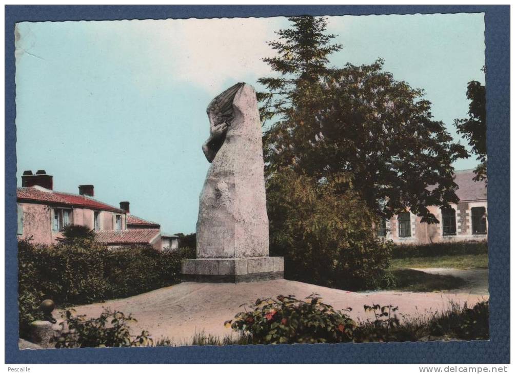 44 LOIRE ATLANTIQUE - CP COLORISEE FROSSAY - LA MORT DE L'AIGLE - MONUMENT A LA MEMOIRE DE L'AVIATEUR ALEXIS MANEYROL - Frossay