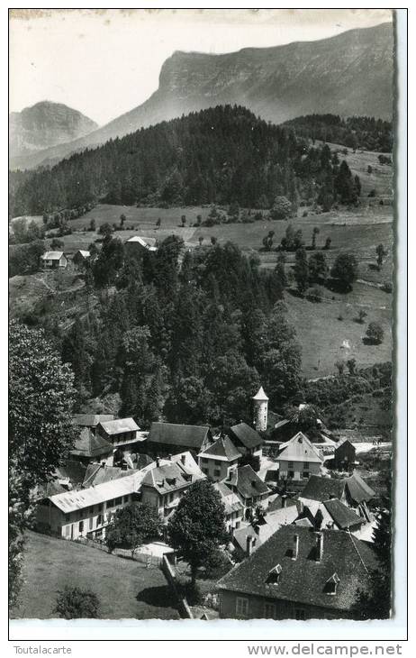 CPSM 38 ST PIERRE D ENTREMONT VUE GENERALE ET LE MONT GRANIER - Saint-Pierre-d'Entremont