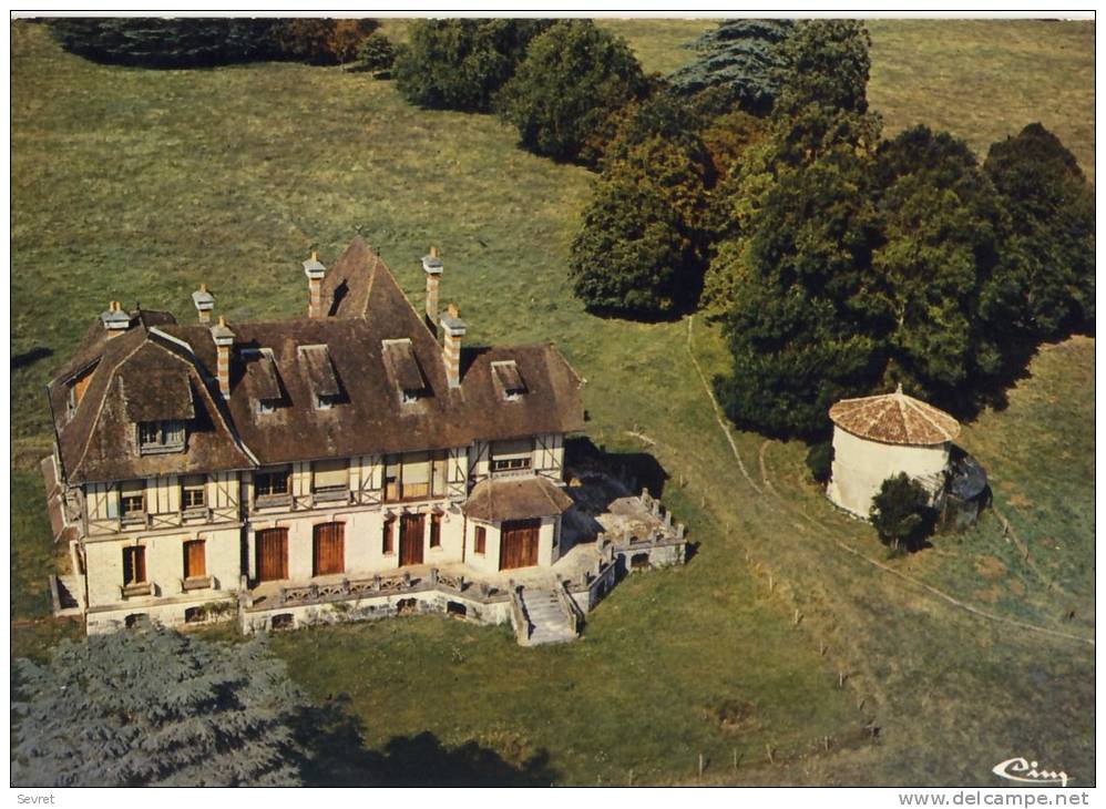 THENAC. - Le Château Du "Gai Logis". Très Beau Plan CPM - Autres & Non Classés