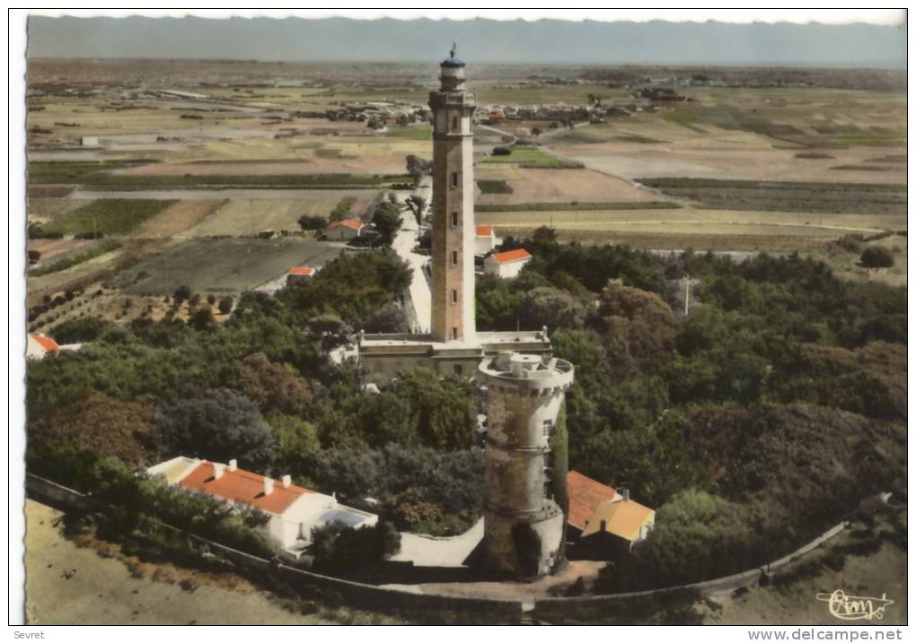 ST CLEMENT DES BALEINES. - Le Phare.  CPM - Autres & Non Classés