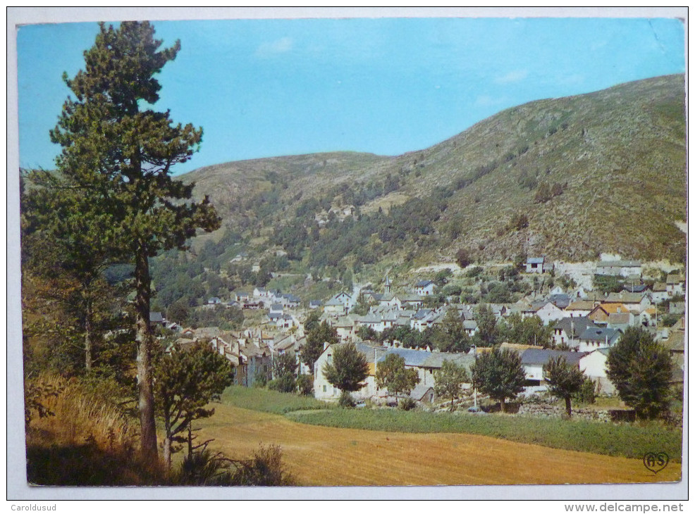 Cp Lozere Le Pont De Montvert Vue Generale Village Voyagé 1980 Timbre Cachet Flamme - Le Pont De Montvert