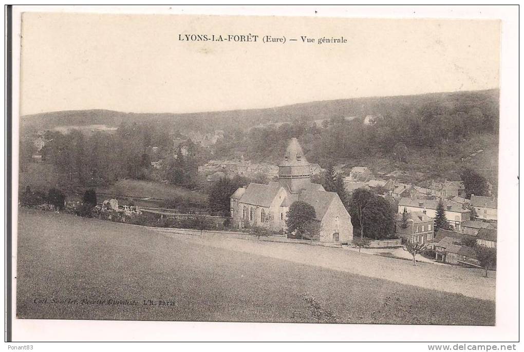 27 - LYONS La FORET : Vue Générale - Collection Souplet, Recette Buraliste - Au Premier Plan église Et Cimetière - - Lyons-la-Forêt