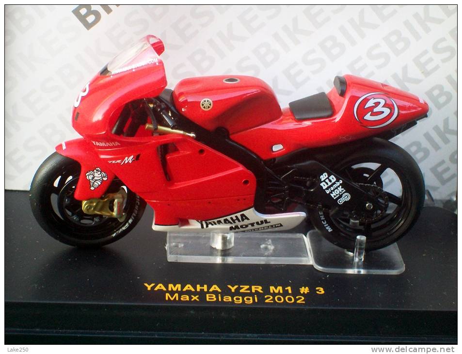 IXO - YAMAHA  YZR M1 MAX BIAGGI 2002  AVEC SA BOITE Scala 1/24 - Motos