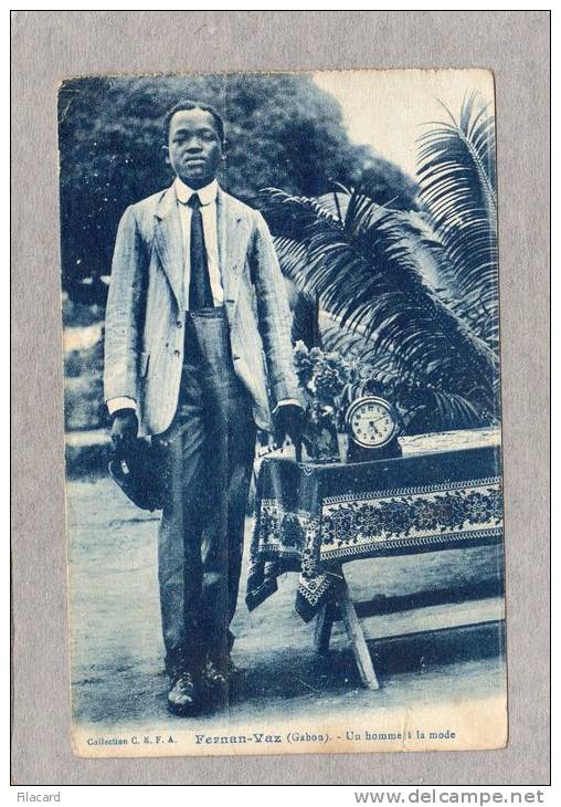 32662   Gabon,  Fernan-Yaz  -  Un  Homme  A La  Mode,  NV  (scriitta) - Gabon