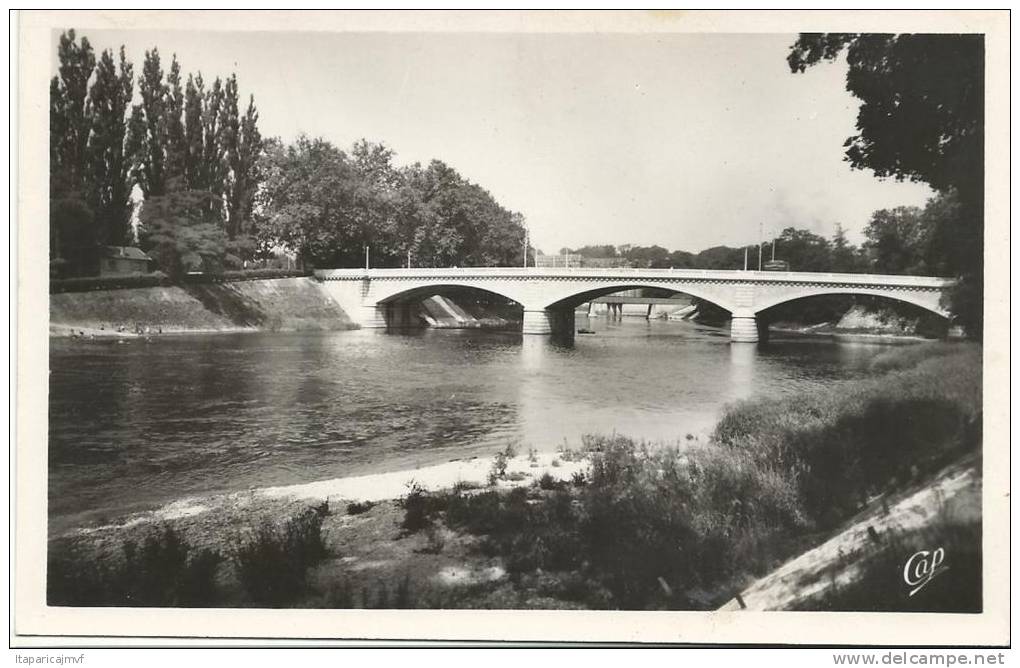 R : Doubs ; BESANçON :  Le  Pont  Nouveau  St  Pierre - Besancon