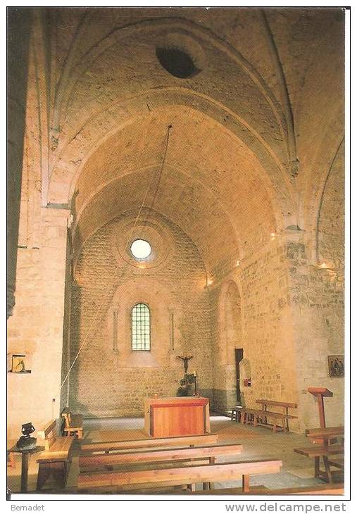 VOREPPE .. INTERIEUR DE L'EGLISE .. DE LA NEF VERS LE CHOEUR - Voreppe