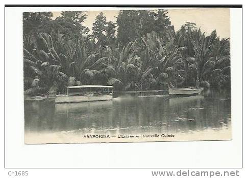 PAPOUASIE NOUVELLES GUINEE : ARAPOKINA : Barques Sur Le Fleuve - Papouasie-Nouvelle-Guinée
